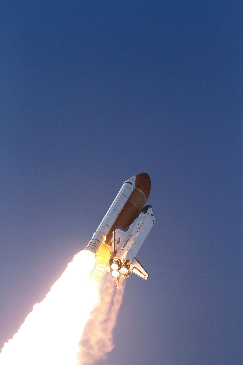Amazing Views of Space Shuttle Discovery's Launch From Above